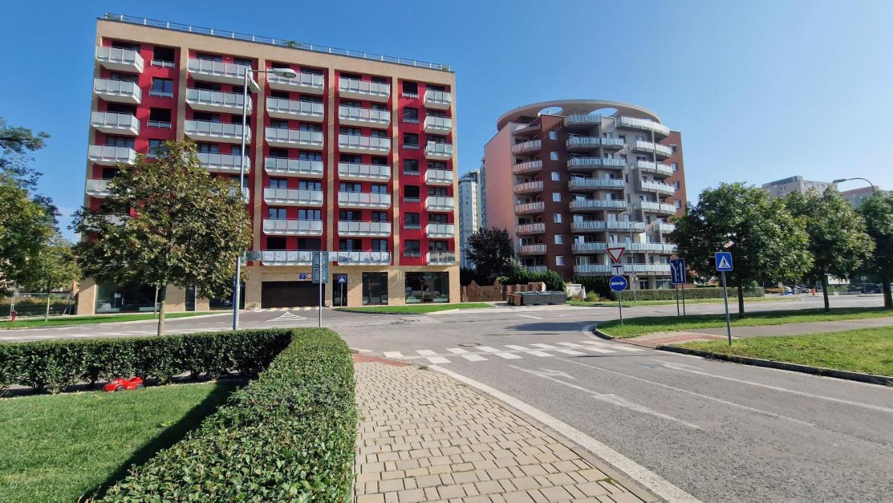 Luxo 2 Room Apartments By Bratislavatrip Exterior photo
