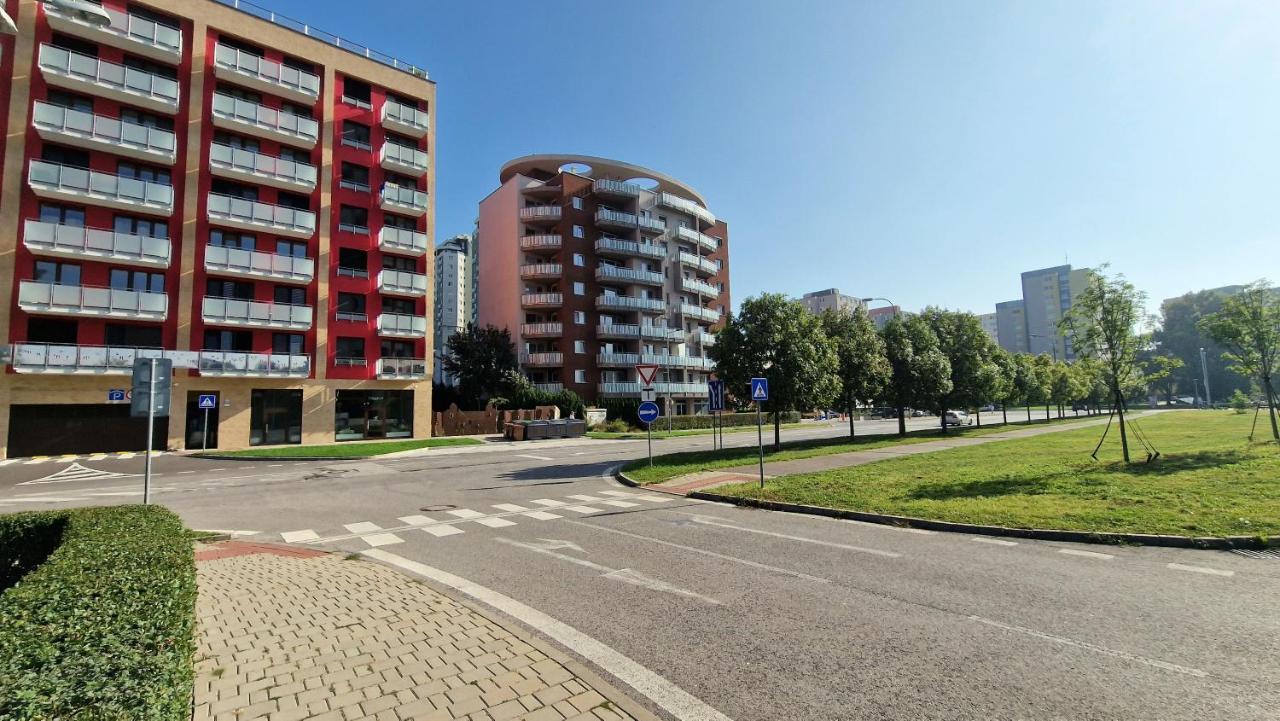 Luxo 2 Room Apartments By Bratislavatrip Exterior photo